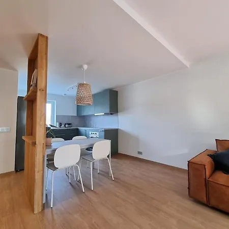 Apartmán Three Bedroom Next To