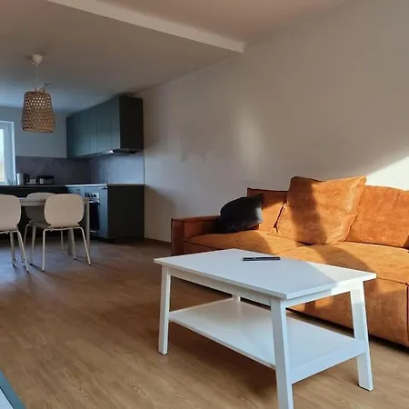 Three Bedroom Next To Apartmán *