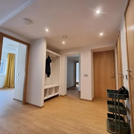 Apartmán Three Bedroom Next To